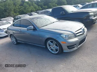 2012 Mercedes-Benz C 250 с VIN WDDGJ4HBXCF777446, выставлен на аукционе IAAI как лот 42590256 с пробегом Не указан миль и . История ставок и продаж доступна на DreamBid. Изображение 1.