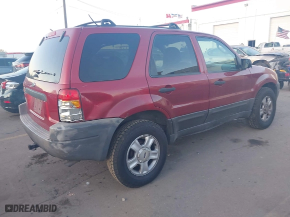 2003 Ford Escape XLT Popular 2 with VIN 1FMYU93143KC54170, listed as a IAAI auction lot 41763124 with 271,432 mi miles. Bid and sale history available at carsss.com. Image 4.