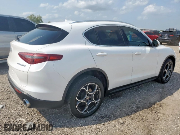2018 Alfa Romeo Stelvio Ti z VIN ZASFAKBN9J7B76119, wystawiony jako Copart lot #57580225 z przebiegiem 111 851 mil mil oraz Czysty tytuł • Clean title. Historia ofert i sprzedaży dostępna na DreamBid. Obrazek 3.