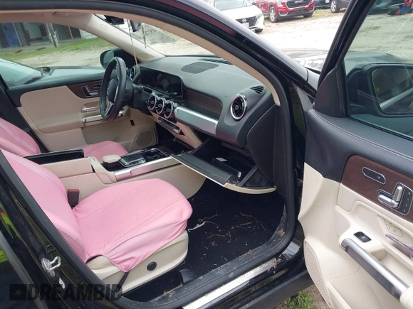 2020 Mercedes-Benz GLB 250 z VIN W1N4M4GB7LW051185, wystawiony jako IAAI lot #41927664 z przebiegiem 48 494 mil mil oraz . Historia ofert i sprzedaży dostępna na DreamBid. Obrazek 5.