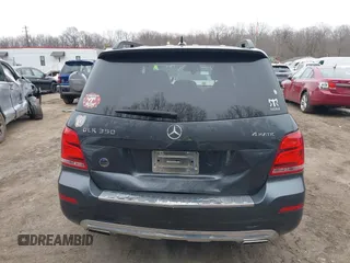 2015 Mercedes-Benz GLK 350 z VIN WDCGG8JB7FG441353, wystawiony jako IAAI lot #41598516 z przebiegiem 88 390 mil mil oraz . Historia ofert i sprzedaży dostępna na DreamBid. Obrazek 16.