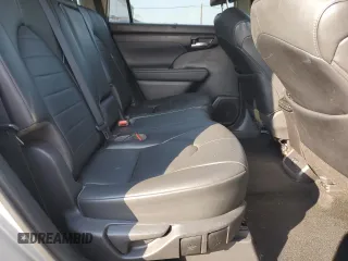 2021 Toyota Highlander XLE with VIN 5TDHZRBH6MS528368, listed as a Copart auction lot 59652945 with 102,712 mi miles and Salvage title. Bid and sale history available at DreamBid. Image 11.