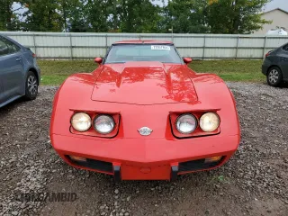 1978 Chevrolet Corvette z VIN 1Z87L8S437007, wystawiony jako Copart lot #72957804 z przebiegiem 84 491 mil mil oraz Czysty tytuł • Clean title. Historia ofert i sprzedaży dostępna na DreamBid. Obrazek 5.