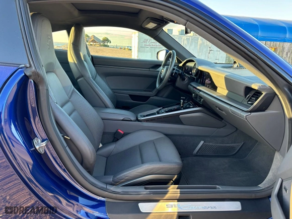 2021 Porsche 911 Carrera with VIN WP0AA2A99MS205658, listed as a Copart auction lot 87132364 with 33,195 mi miles and Salvage Title. Bid and sale history available at carsss.com. Image 5.