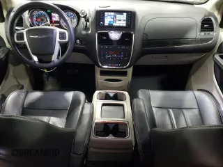 2014 Chrysler Town & Country Touring L z VIN 2C4RC1CG9ER367263, wystawiony jako Copart lot #60829585 z przebiegiem 97 320 mil mil oraz Czysty tytuł • Clean title. Historia ofert i sprzedaży dostępna na DreamBid. Obrazek 8.