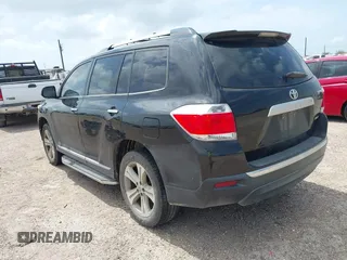 2013 Toyota Highlander Limited z VIN 5TDDK3EH1DS180782, wystawiony jako IAAI lot #42420237 z przebiegiem 193 773 mil mil oraz . Historia ofert i sprzedaży dostępna na DreamBid. Obrazek 3.
