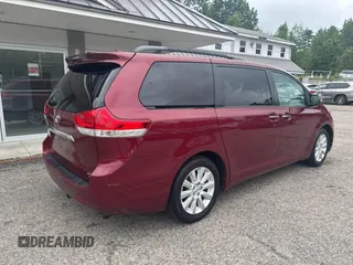 2013 Toyota Sienna XLE с VIN 5TDDK3DC3DS058382, выставлен на аукционе IAAI как лот 42521554 с пробегом 276 065 миль миль и . История ставок и продаж доступна на DreamBid. Изображение 4.