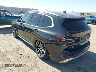 2023 BMW X3 sDrive30i z VIN 5UX43DP03P9N64624, wystawiony jako IAAI lot #41375547 z przebiegiem 28 149 mil mil oraz . Historia ofert i sprzedaży dostępna na DreamBid. Obrazek 3.