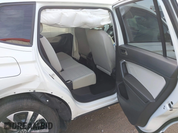 2024 Volkswagen Tiguan S with VIN 3VVRB7AX4RM232229, listed as a IAAI auction lot 41673555 with 333 mi miles and . Bid and sale history available at DreamBid. Image 8.