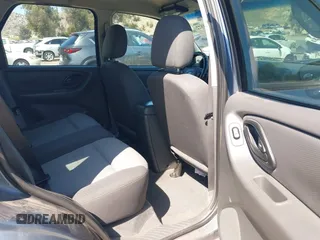2005 Ford Escape XLS Value с VIN 1FMYU02Z55KA35384, выставлен на аукционе IAAI как лот 42244822 с пробегом 179 529 миль миль и . История ставок и продаж доступна на DreamBid. Изображение 8.