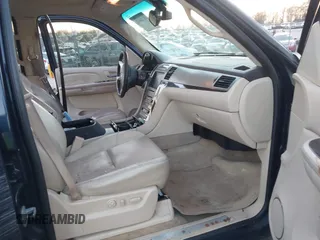 2007 Cadillac Escalade z VIN 1GYFK63847R345024, wystawiony jako IAAI lot #41326672 z przebiegiem Nie podano mil oraz . Historia ofert i sprzedaży dostępna na DreamBid. Obrazek 5.