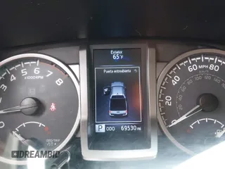 2017 Toyota Tacoma SR5 z VIN 3TMAZ5CN0HM039730, wystawiony jako IAAI lot #42406448 z przebiegiem 69 530 mil mil oraz . Historia ofert i sprzedaży dostępna na DreamBid. Obrazek 7.