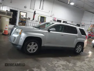 2010 GMC Terrain SLE-2 z VIN 2CTFLEEW0A6391742, wystawiony jako IAAI lot #41607448 z przebiegiem 181 922 mil mil oraz . Historia ofert i sprzedaży dostępna na DreamBid. Obrazek 14.