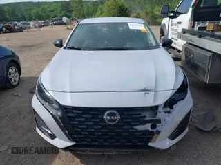 2025 Nissan Altima SR with VIN 1N4BL4CV0SN361223, listed as a IAAI auction lot 42152685 with 3,587 mi miles and . Bid and sale history available at DreamBid. Image 11.