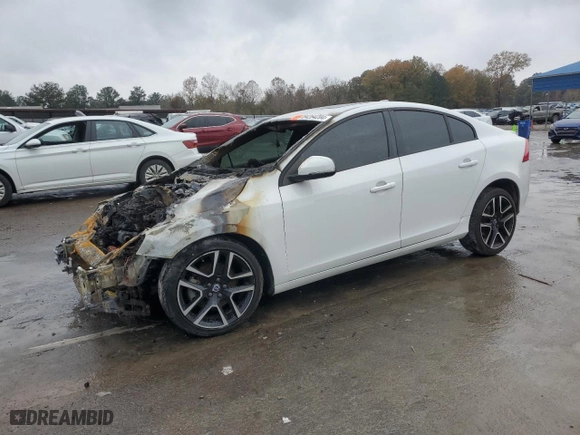 2017 Volvo S60 Dynamic with VIN YV126MFL7H2436435, listed as a Copart auction lot 84264204 with 0 mi miles and Salvage Title. Bid and sale history available at carsss.com. Image 1.