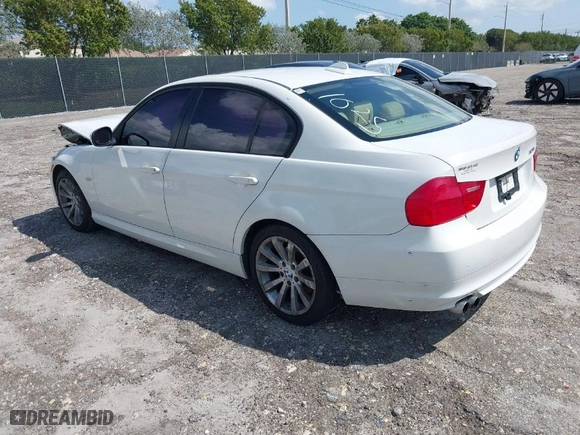 2011 BMW 3 Series 328i with VIN WBAPH7C53BE461025, listed as a IAAI auction lot 41925054 with 150,175 mi miles. Bid and sale history available at carsss.com. Image 3.
