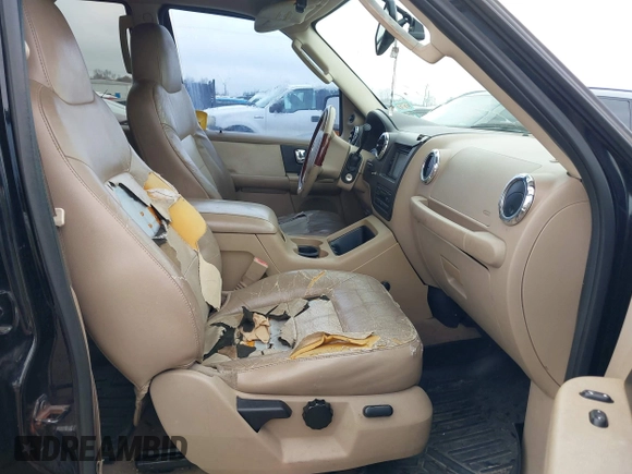 2006 Ford Expedition Eddie Bauer with VIN 1FMPU17576LA05399, listed as a IAAI auction lot 41432779 with 223,738 mi miles. Bid and sale history available at carsss.com. Image 5.