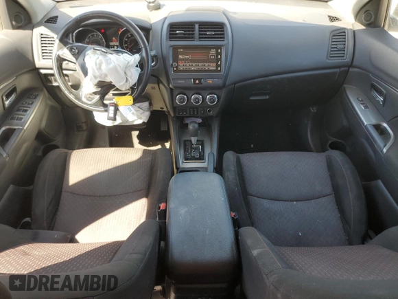 2019 Mitsubishi Outlander SE with VIN JA4AP4AU6KU022258, listed as a Copart auction lot 49253235 with 101,876 mi miles and Salvage title. Bid and sale history available at DreamBid. Image 8.