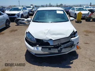 2014 Volkswagen Golf TDI w/Sunroof & Nav z VIN WVWDM7AJ1EW003256, wystawiony jako IAAI lot #42239048 z przebiegiem 66 327 mil mil oraz . Historia ofert i sprzedaży dostępna na DreamBid. Obrazek 13.