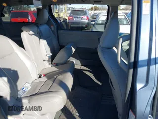 2016 Toyota Sienna XLE with VIN 5TDYK3DC8GS720852, listed as a IAAI auction lot 41341268 with 119,927 mi miles. Bid and sale history available at carsss.com. Image 8.