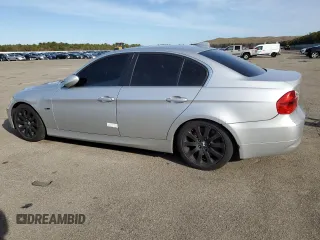 2006 BMW 3 Series 330xi with VIN WBAVD33516KL52923, listed as a Copart auction lot 46224884 with 204,406 mi miles and Salvage Title. Bid and sale history available at carsss.com. Image 2.