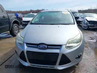 2013 Ford Focus SE with VIN 1FADP3K27DL203880, listed as a IAAI auction lot 41951733 with 131,880 mi miles. Bid and sale history available at carsss.com. Image 12.