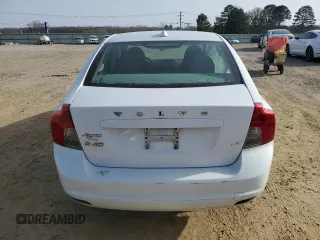 2010 Volvo S40 z VIN YV1382MS5A2501379, wystawiony jako Copart lot #47966145 z przebiegiem 159 967 mil mil oraz Szkoda całkowita • Salvage title. Historia ofert i sprzedaży dostępna na DreamBid. Obrazek 6.