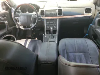 2010 Lincoln MKZ with VIN 3LNHL2GC8AR625426, listed as a Copart auction lot 49072165 with 137,961 mi miles and Salvage Title. Bid and sale history available at DreamBid. Image 8.