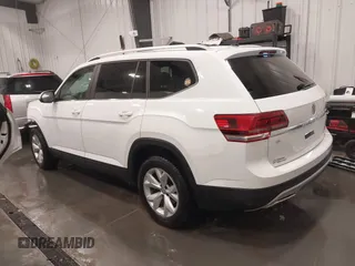 2018 Volkswagen Atlas SE with VIN 1V2KR2CA7JC574270, listed as a IAAI auction lot 41654110 with 104,440 mi miles and . Bid and sale history available at DreamBid. Image 3.