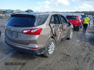 2018 Chevrolet Equinox LT with VIN 2GNAXSEV1J6163417, listed as a IAAI auction lot 41718663 with 85,940 mi miles and . Bid and sale history available at carsss.com. Image 4.