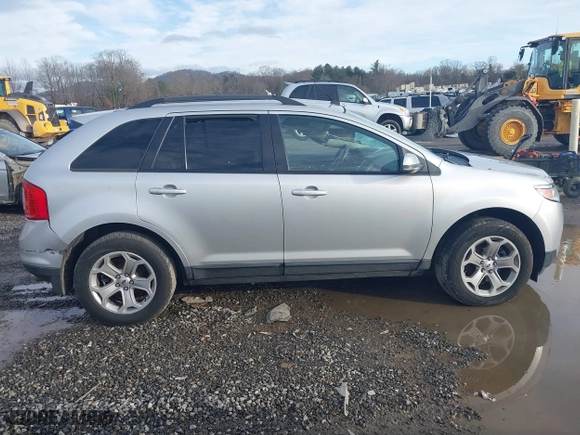 2013 Ford Edge SEL with VIN 2FMDK3JC8DBB97621, listed as a IAAI auction lot 41100900 with 200,806 mi miles. Bid and sale history available at carsss.com. Image 13.