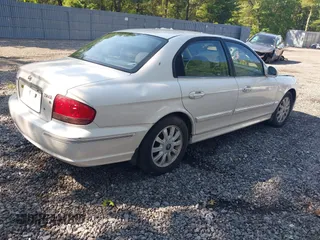 2003 Hyundai Sonata GLS с VIN KMHWF35HX3A884760, выставлен на аукционе IAAI как лот 42564099 с пробегом 93 876 миль миль и . История ставок и продаж доступна на DreamBid. Изображение 4.