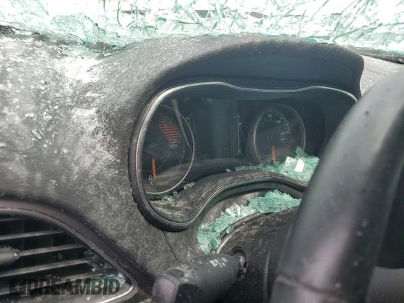 2019 Jeep Cherokee Latitude Plus z VIN 1C4PJMLN0KD372668, wystawiony jako Copart lot #60802365 z przebiegiem Nie podano mil oraz Szkoda całkowita • Salvage title. Historia ofert i sprzedaży dostępna na DreamBid. Obrazek 9.