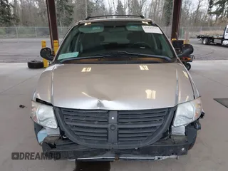 2005 Dodge Caravan SE with VIN 1D4GP24R85B351591, listed as a IAAI auction lot 41949337 with 130,821 mi miles and . Bid and sale history available at DreamBid. Image 13.
