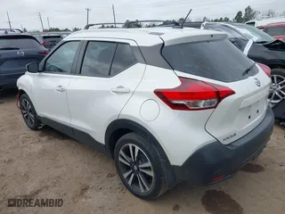 2018 Nissan Kicks SV with VIN 3N1CP5CU6JL500174, listed as a IAAI auction lot 41656916 with 72,809 mi miles. Bid and sale history available at carsss.com. Image 3.