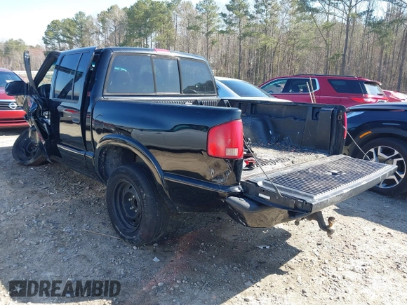 2004 GMC Sonoma SLS with VIN 1GTDT13X74K107743, listed as a IAAI auction lot 41767517 with 254,323 mi miles. Bid and sale history available at carsss.com. Image 3.