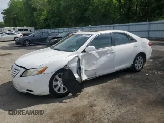 2008 Toyota Camry LE z VIN 4T1BE46K28U782375, wystawiony jako Copart lot #57854465 z przebiegiem 104 762 mil mil oraz Szkoda całkowita • Salvage title. Historia ofert i sprzedaży dostępna na DreamBid. Obrazek 1.