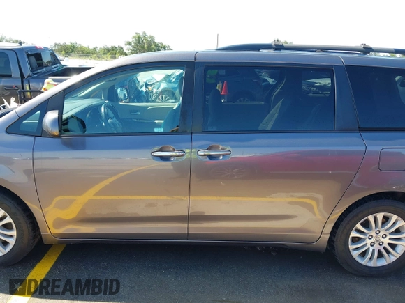 2017 Toyota Sienna XLE Auto Access Seat with VIN 5TDYZ3DC2HS778209, listed as a IAAI auction lot 42225530 with 164,524 mi miles and . Bid and sale history available at DreamBid. Image 14.