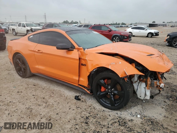 2021 Ford Mustang GT z VIN 1FA6P8CF9M5101492, wystawiony jako Copart lot #52884925 z przebiegiem 16 380 mil mil oraz Szkody całkowita. Historia ofert i sprzedaży dostępna na DreamBid. Obrazek 4.