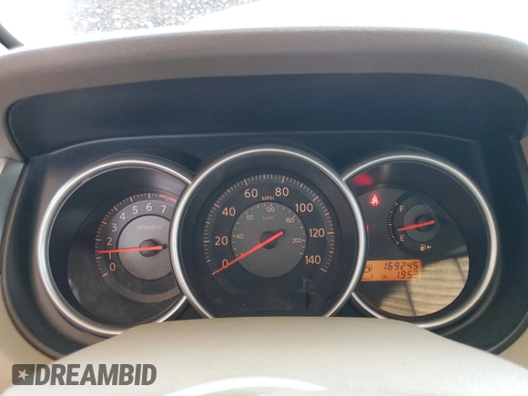 2009 Nissan Versa S z VIN 3N1BC11E89L399629, wystawiony jako Copart lot #57353335 z przebiegiem 169 245 mil mil oraz Szkoda całkowita • Salvage title. Historia ofert i sprzedaży dostępna na DreamBid. Obrazek 9.