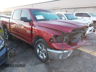 2015 Ram 1500 Big Horn z VIN 1C6RR7LM0FS543695, wystawiony jako IAAI lot #41572738 z przebiegiem 189 704 mil mil oraz . Historia ofert i sprzedaży dostępna na DreamBid. Obrazek 1.