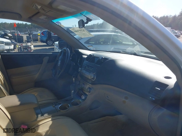 2010 Toyota Highlander with VIN JTEBK3EH9A2159149, listed as a IAAI auction lot 42063660 with 179,933 mi miles. Bid and sale history available at carsss.com. Image 5.