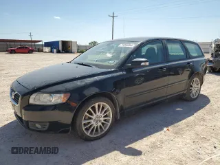 2010 Volvo V50 with VIN YV1382MWXA2555103, listed as a Copart auction lot 71846494 with 134,641 mi miles and Clean Title. Bid and sale history available at carsss.com. Image 1.