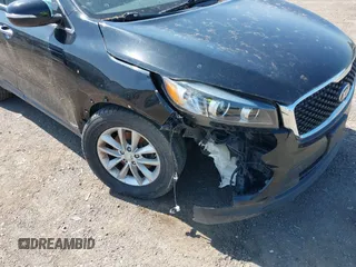 2017 Kia Sorento LX z VIN 5XYPGDA32HG265986, wystawiony jako IAAI lot #42571760 z przebiegiem 108 677 mil mil oraz . Historia ofert i sprzedaży dostępna na DreamBid. Obrazek 6.
