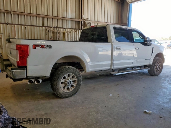 2018 Ford F-250 XL z VIN 1FT7W2BT9JEB71401, wystawiony jako Copart lot #63932135 z przebiegiem 135 383 mil mil oraz Szkoda całkowita • Salvage title. Historia ofert i sprzedaży dostępna na DreamBid. Obrazek 3.