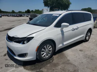 2017 Chrysler Pacifica Touring L z VIN 2C4RC1BGXHR688430, wystawiony jako Copart lot #57281505 z przebiegiem 107 942 mil mil oraz Szkoda całkowita • Salvage title. Historia ofert i sprzedaży dostępna na DreamBid. Obrazek 1.