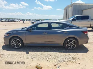 2025 Nissan Sentra SR z VIN 3N1AB8DV5SY305783, wystawiony jako IAAI lot #42480852 z przebiegiem 5 377 mil mil oraz . Historia ofert i sprzedaży dostępna na DreamBid. Obrazek 14.