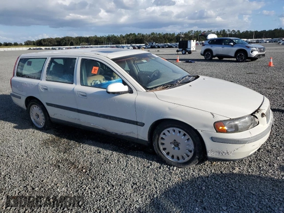 2001 Volvo V70 with VIN YV1SW58D311007249, listed as a Copart auction lot 77267834 with 0 mi miles and Salvage Title. Bid and sale history available at carsss.com. Image 4.