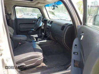 2007 Hummer H3 SUV z VIN 5GTDN13E178220977, wystawiony jako IAAI lot #42103127 z przebiegiem 121 449 mil mil oraz . Historia ofert i sprzedaży dostępna na DreamBid. Obrazek 5.