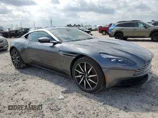 2017 Aston Martin DB11 z VIN SCFRMFAV2HGL00765, wystawiony jako Copart lot #55667215 z przebiegiem Nie podano mil oraz Nie do naprawy. Historia ofert i sprzedaży dostępna na DreamBid. Obrazek 4.